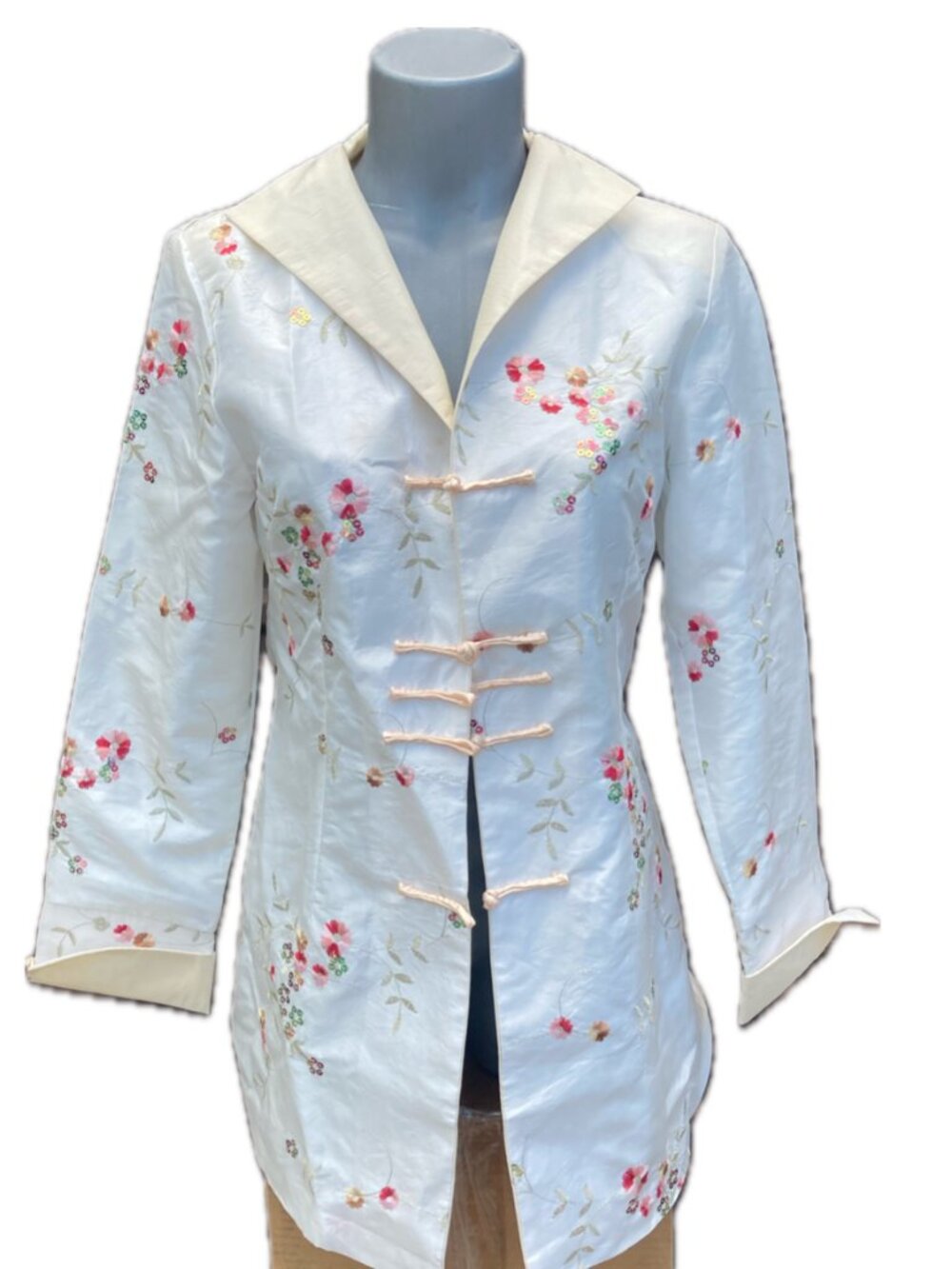 Laogudai Medium White Floral Asian Jacket